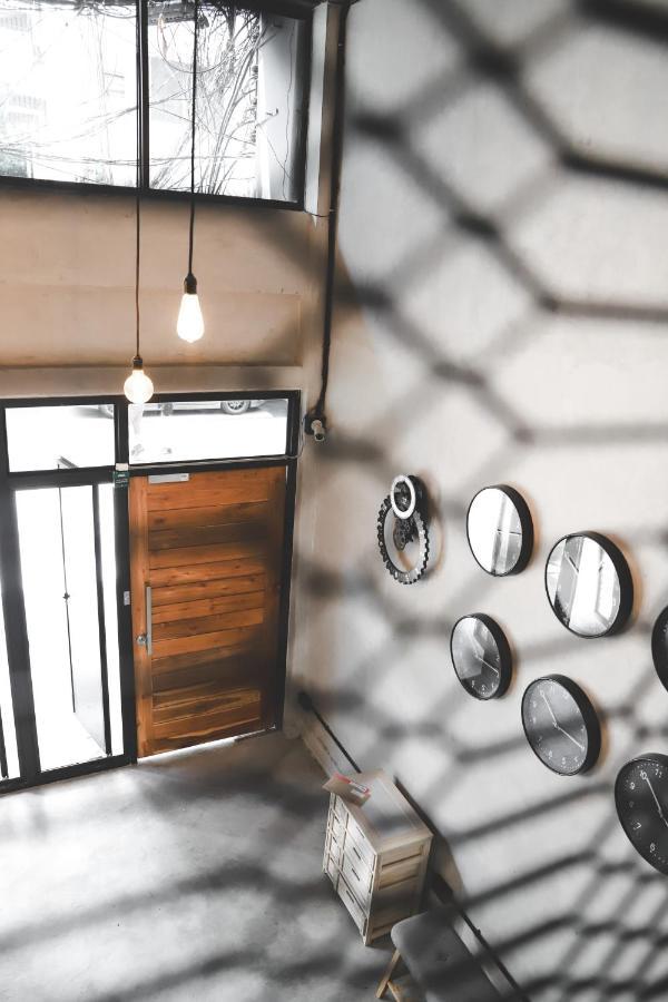 The Cube Hostel Khaosan Bangkok Bagian luar foto