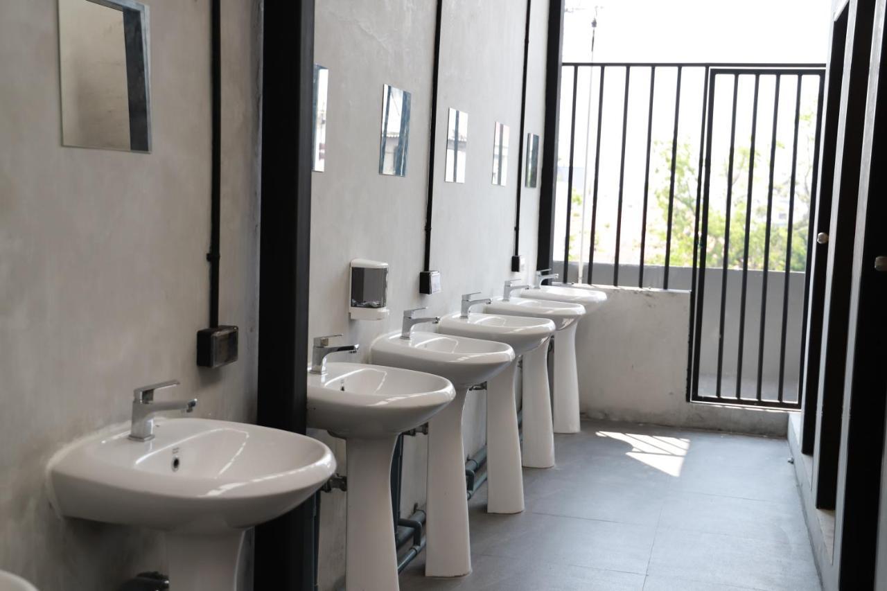 The Cube Hostel Khaosan Bangkok Bagian luar foto